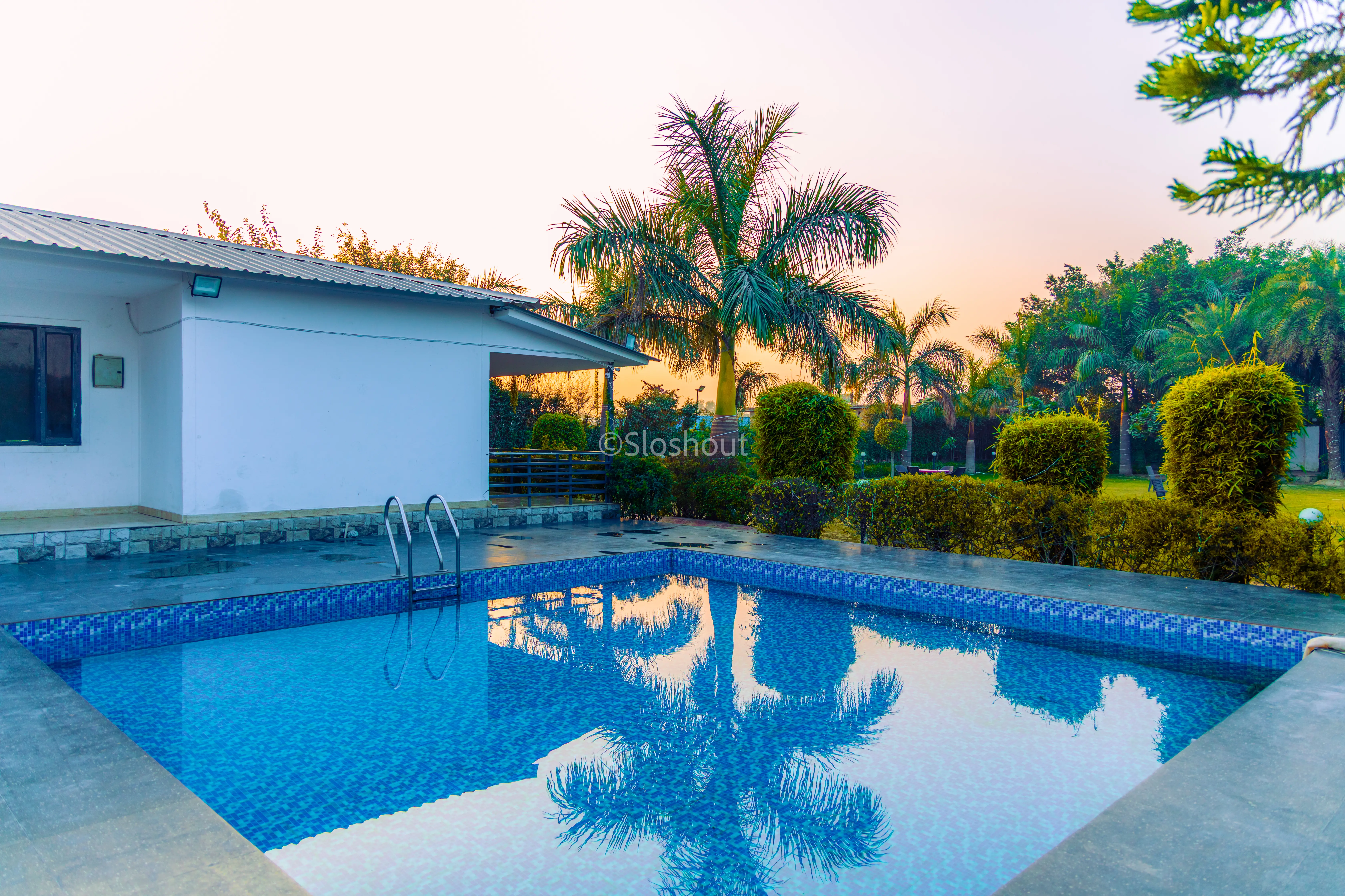 Blue Heaven — farmhouse in Noida, Delhi