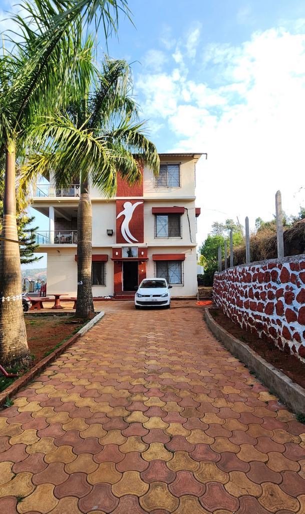 BMF-V516 — villa in Forest Valley, Panchgani